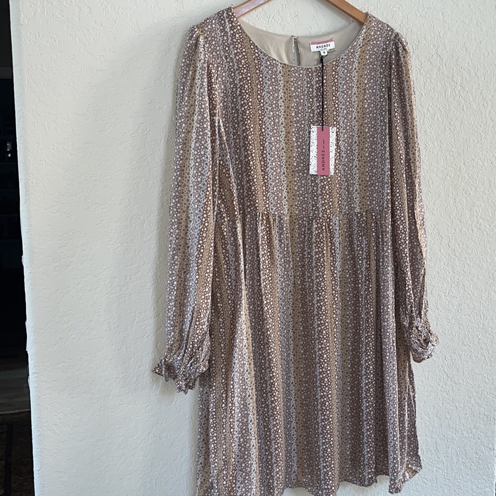 NWT Tan Floral Curvy Dress - Picture 7 of 11
